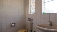 Bathroom 1 - 5 square meters of property in Wilropark