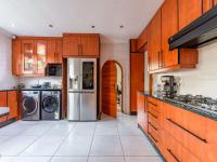 Kitchen - 21 square meters of property in Sunward park