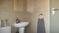 Bathroom 1 - 5 square meters of property in Alveda