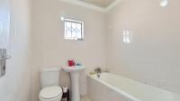 Bathroom 1 - 6 square meters of property in Lovu