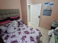 Bed Room 1 - 14 square meters of property in Lovu