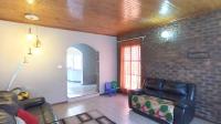 Lounges - 25 square meters of property in Bardene