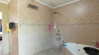 Main Bathroom - 12 square meters of property in Bardene