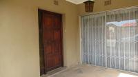 Patio - 10 square meters of property in Pimville Zone 5