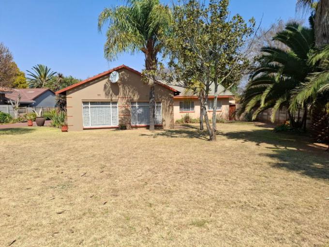 4 Bedroom House for Sale For Sale in Kanonkop - MR650032