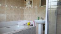 Bathroom 1 - 20 square meters of property in Florida