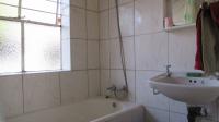 Bathroom 1 - 7 square meters of property in Horison View