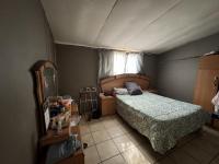 Main Bedroom of property in Rosedale