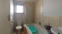 Bathroom 1 - 5 square meters of property in Rosslyn