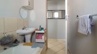 Bathroom 1 - 5 square meters of property in Rosslyn