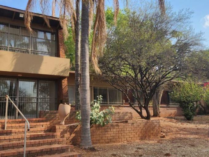 4 Bedroom House for Sale For Sale in Pretoria North - MR650202