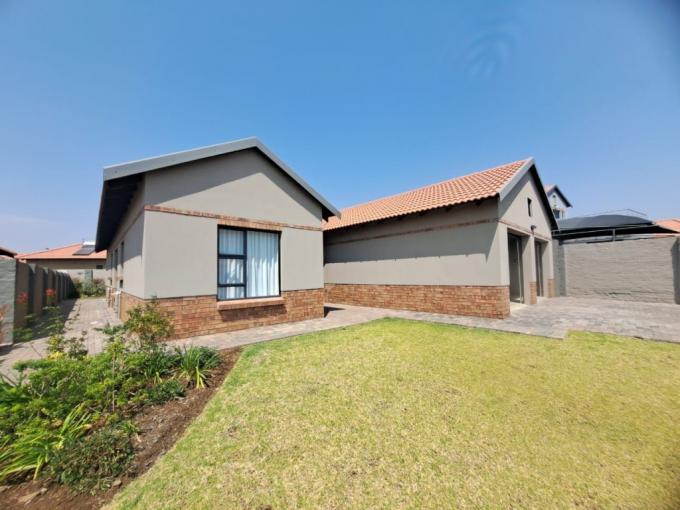 3 Bedroom House for Sale For Sale in Waterval East - MR650213