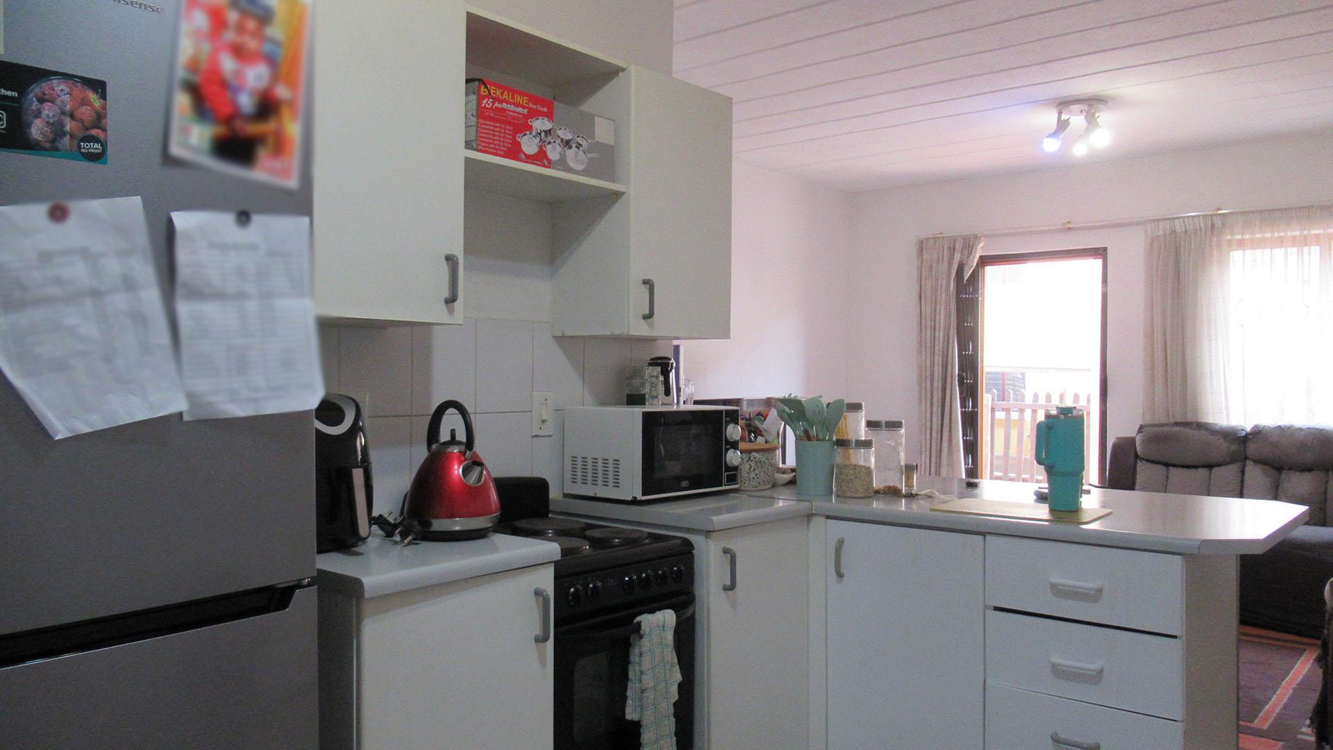 Kitchen - 7 square meters of property in Sundowner