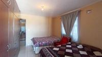 Bed Room 1 - 15 square meters of property in Sunford