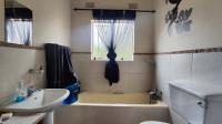 Bathroom 1 - 5 square meters of property in Randhart