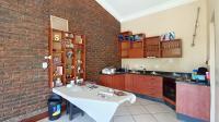 Kitchen - 36 square meters of property in Ferncliffe