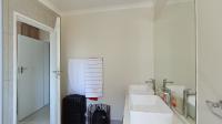 Main Bathroom - 6 square meters of property in Longlake 