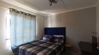 Bed Room 1 - 11 square meters of property in Longlake 