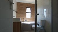 Bathroom 1 - 6 square meters of property in Longlake 