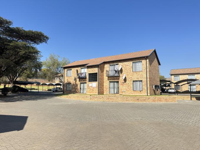 2 Bedroom Apartment for Sale For Sale in Weltevreden Park - MR650380