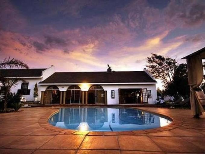 Guest House for Sale For Sale in Piet Retief - MR650424