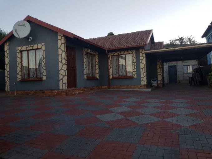 2 Bedroom House for Sale For Sale in Tlhabane West - MR650428