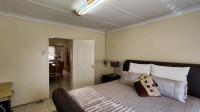 Bed Room 1 - 18 square meters of property in Edenvale