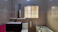 Bathroom 1 - 6 square meters of property in Edenvale