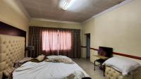 Main Bedroom - 21 square meters of property in Edenvale