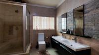 Main Bathroom - 13 square meters of property in Edenvale