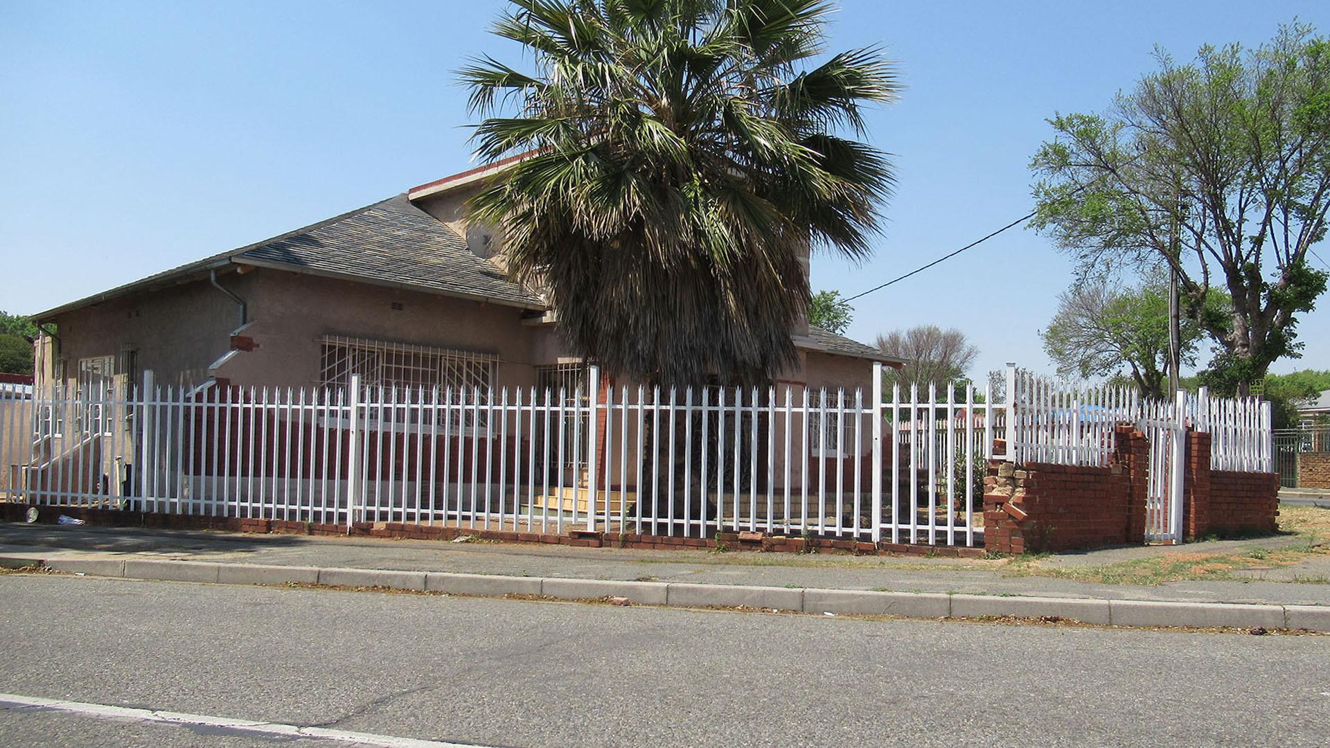 Front View of property in The Hill