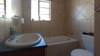 Bathroom 1 - 5 square meters of property in Boardwalk Manor Estate