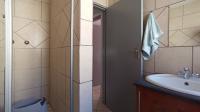 Bathroom 1 - 5 square meters of property in Boardwalk Manor Estate