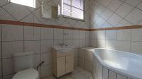 Bathroom 1 - 6 square meters of property in Gezina