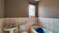 Bathroom 1 - 5 square meters of property in Alliance