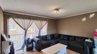 Lounges - 16 square meters of property in Witfield