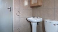 Bathroom 1 - 6 square meters of property in Olifantsvlei 327-Iq