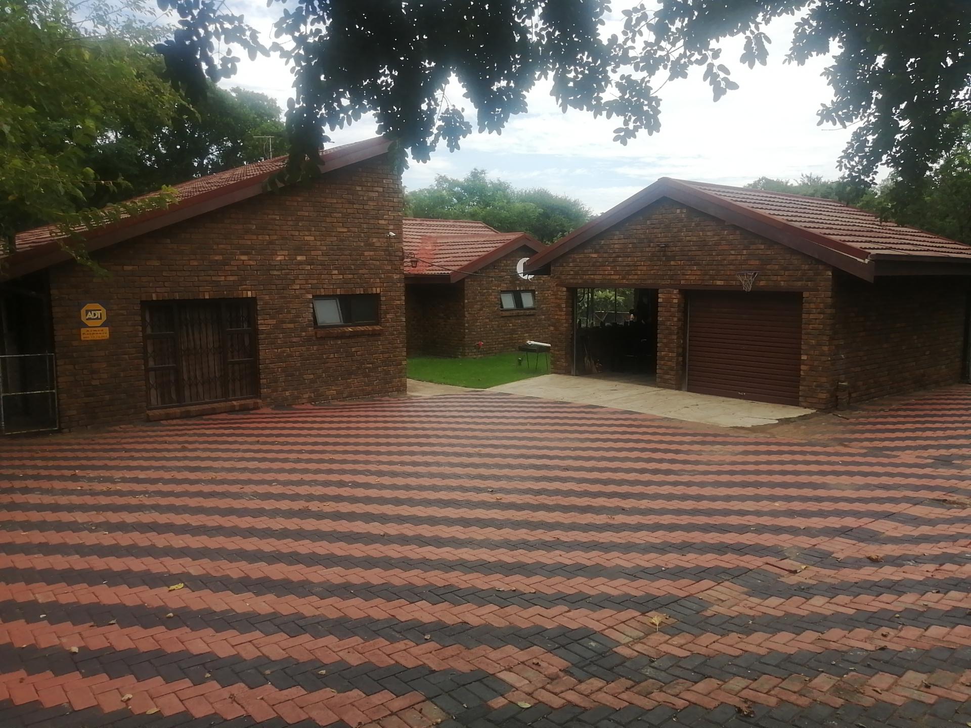 Front View of property in Elandsrand