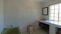 Main Bathroom - 11 square meters of property in Moreletapark