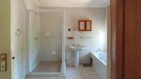 Bathroom 1 - 14 square meters of property in Moreletapark