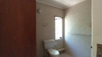 Bathroom 1 - 14 square meters of property in Moreletapark