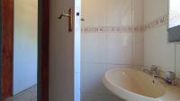 Bathroom 3+ - 8 square meters of property in Moreletapark