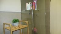 Main Bathroom - 7 square meters of property in Birnam 