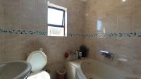 Bathroom 1 - 5 square meters of property in Theresapark