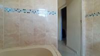 Bathroom 1 - 5 square meters of property in Theresapark