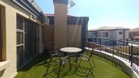 Balcony - 30 square meters of property in Theresapark