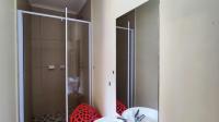 Main Bathroom - 4 square meters of property in Comet