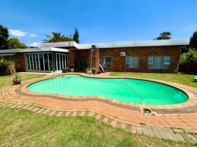 4 Bedroom House for Sale For Sale in Sunward park - MR650671