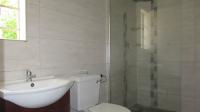 Main Bathroom - 6 square meters of property in Weltevreden Park