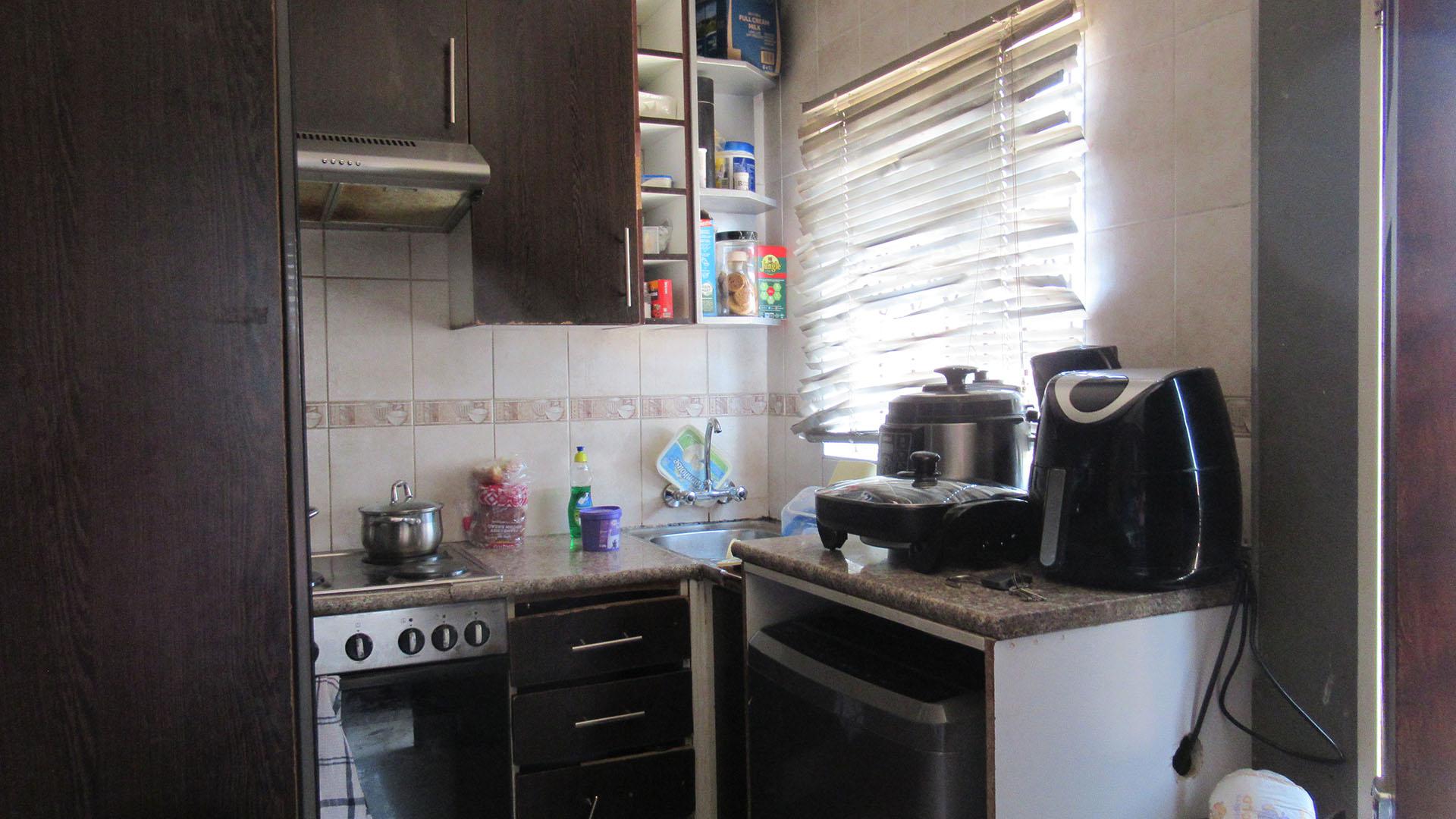 Kitchen - 4 square meters of property in Cosmo City